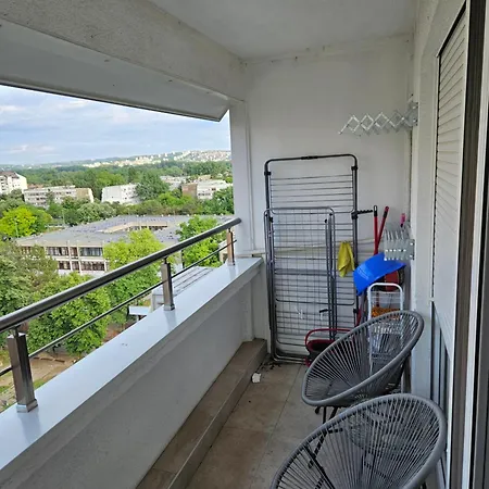 Jurija Gagarina 199 Apartment